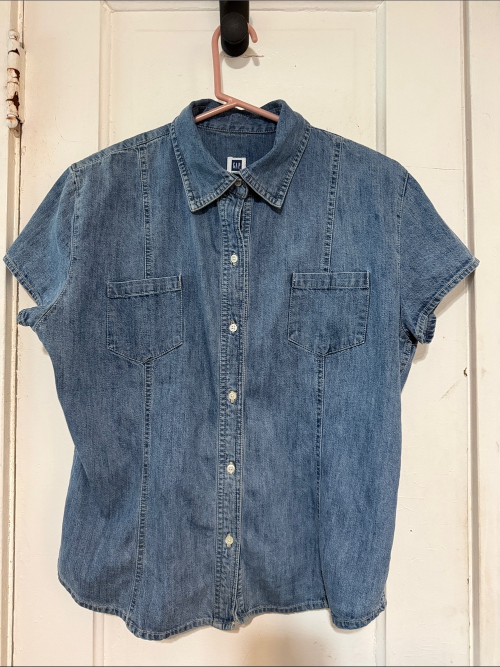 GAP Men’s Short-Sleeve Denim Button-Down Shirt - Washed Blue